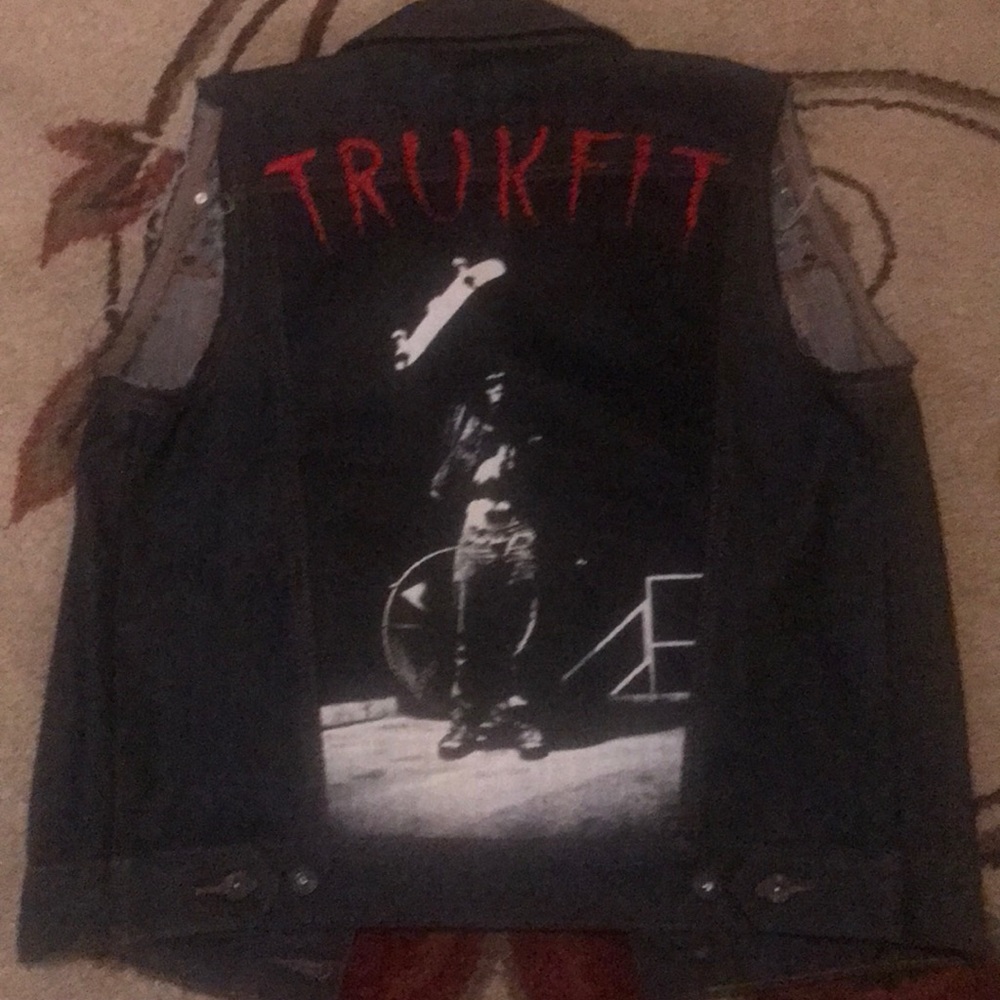 Jacket/Vest - Picture 2 of 2